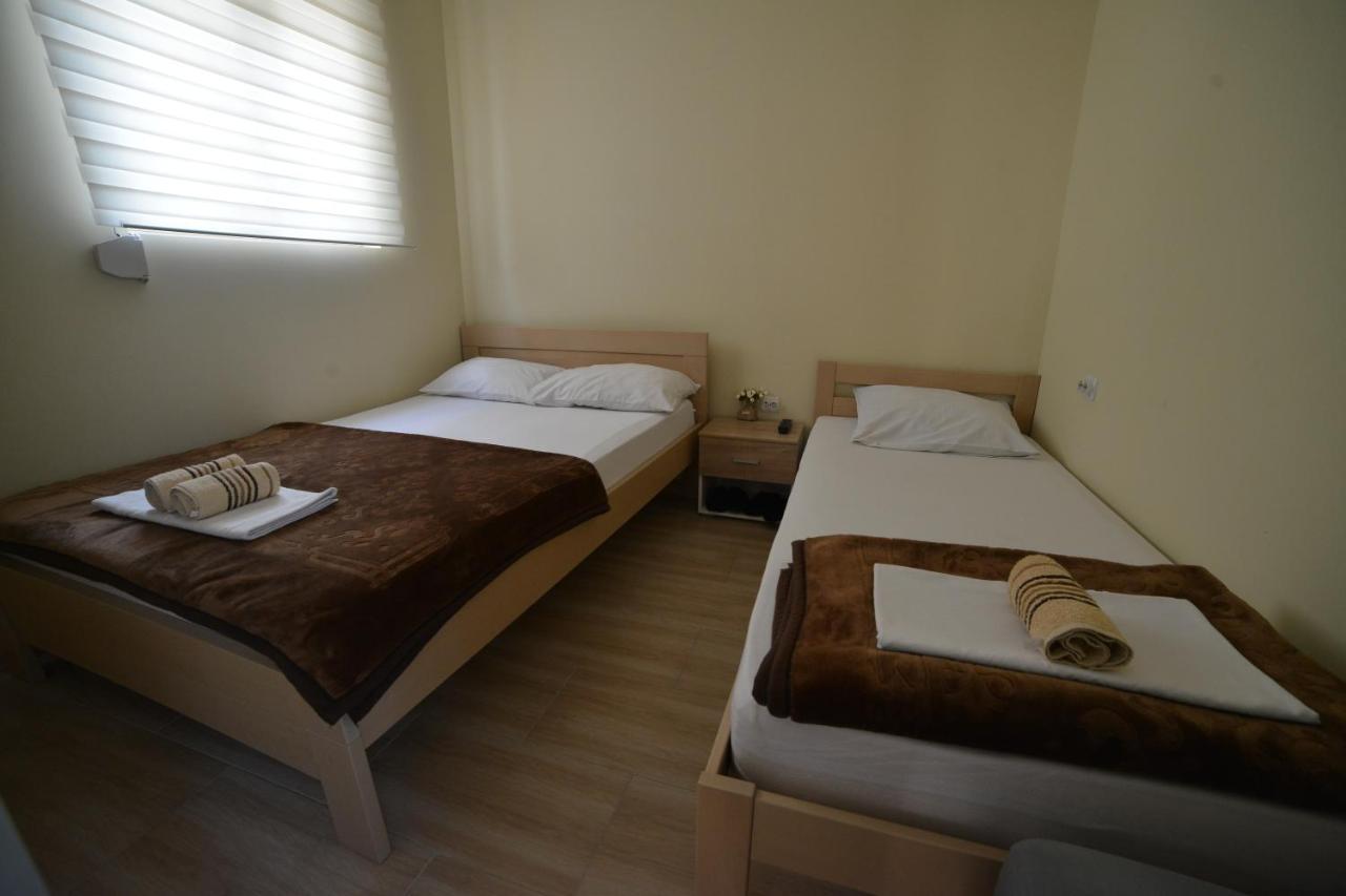 Apartmani Mv อูชิเซ ภายนอก รูปภาพ