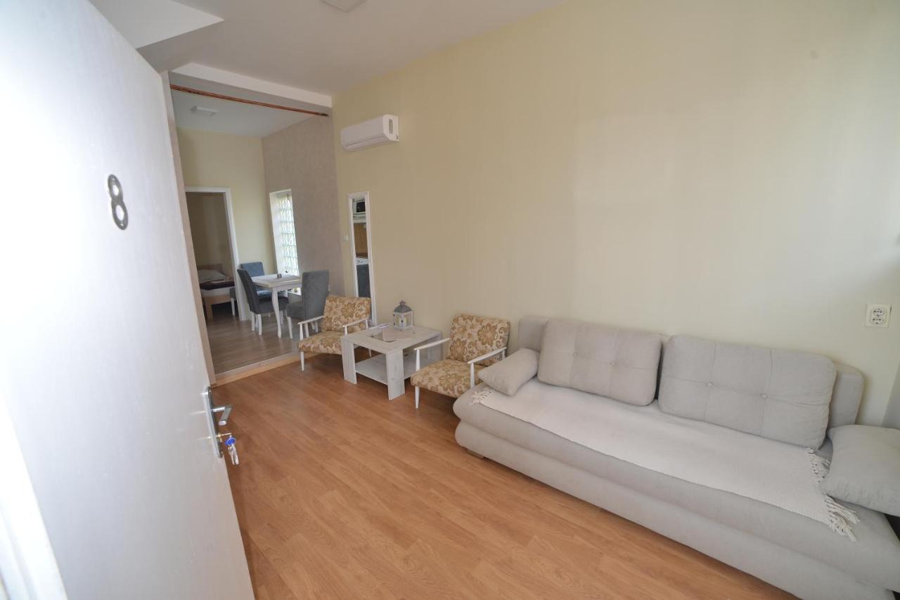 Apartmani Mv อูชิเซ ภายนอก รูปภาพ